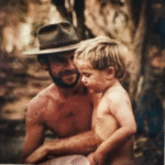 Кріс Хемсворт у подорожі з батьком