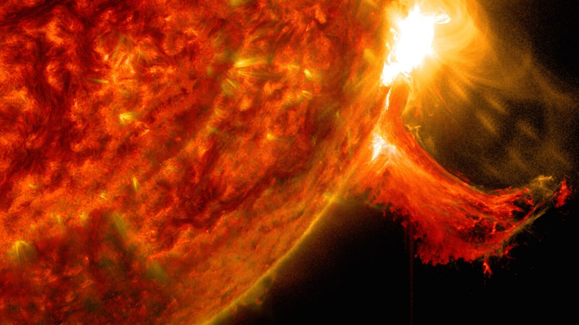 Ракета New Glenn на стартовому майданчику