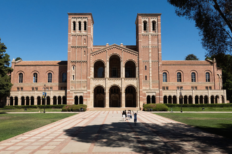 Суд зупинив атаки Трампа на фінансування UCLA