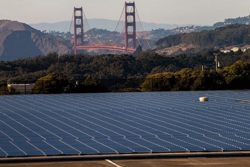 Сонячна енергія в США: як вона компенсує зростання попиту на електрику