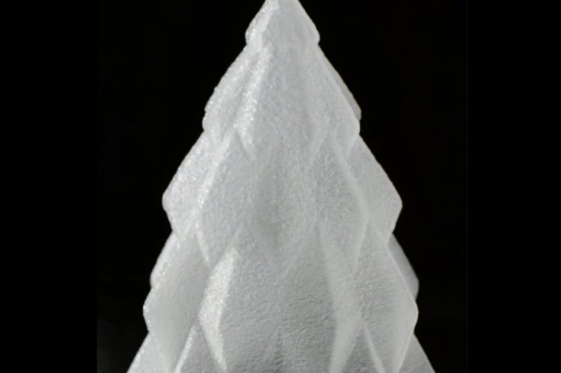 Фізики створили 3D-друковану ялинку з льоду