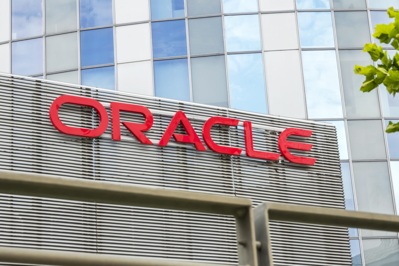 Oracle знижує акції через зростання витрат на центри обробки даних